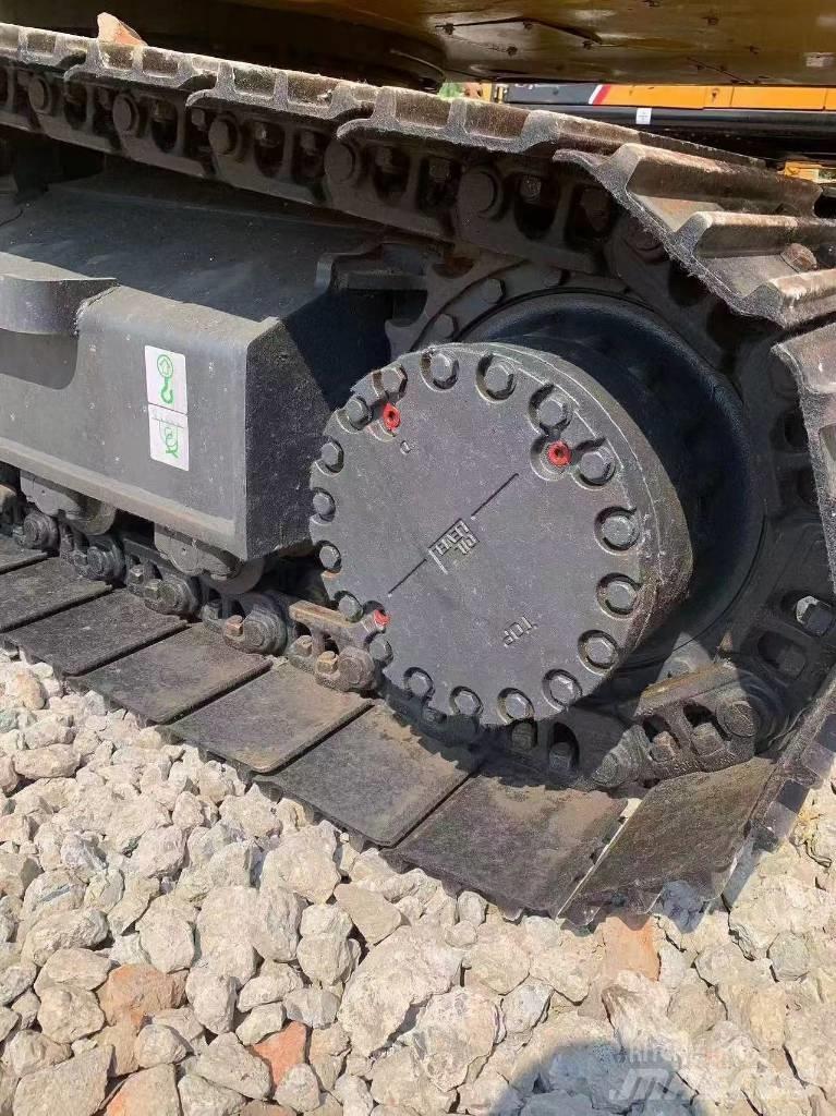 Komatsu PC 210 LC Beltegraver