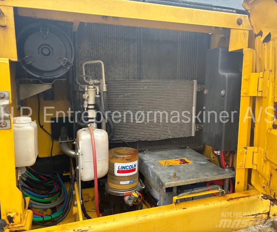 New Holland E 135 B Beltegraver
