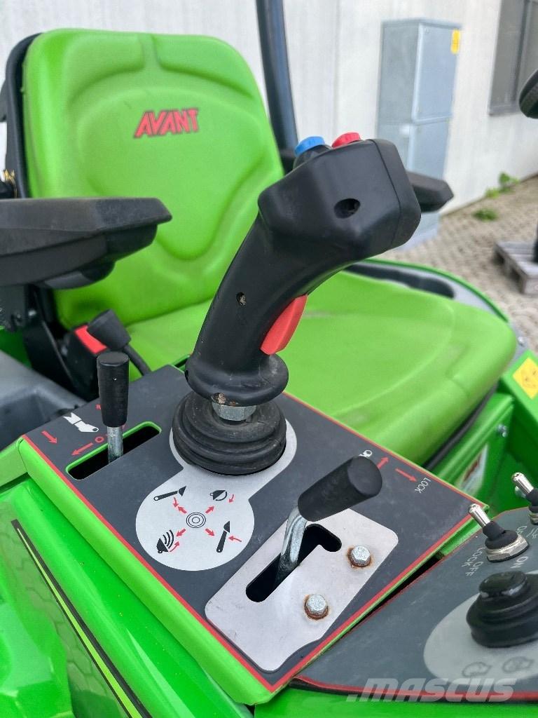 Avant 528 Kompaktlaster