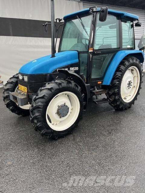 New Holland 5635 Traktorer