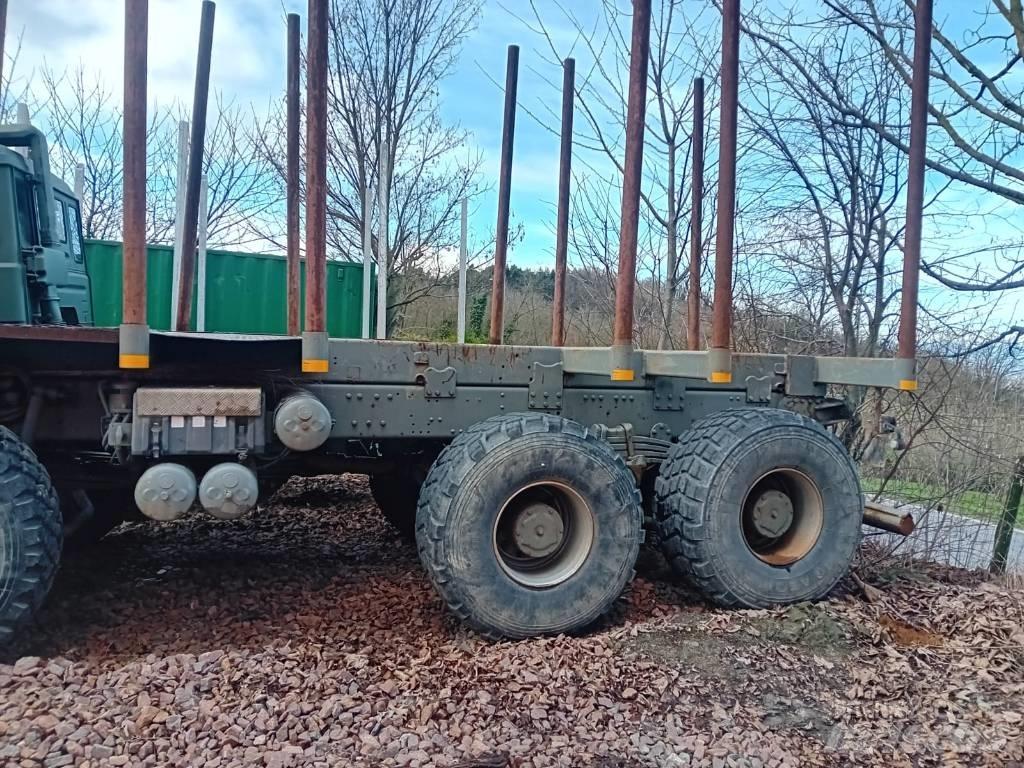 Astra 8845 Traktor med skogsutstyr