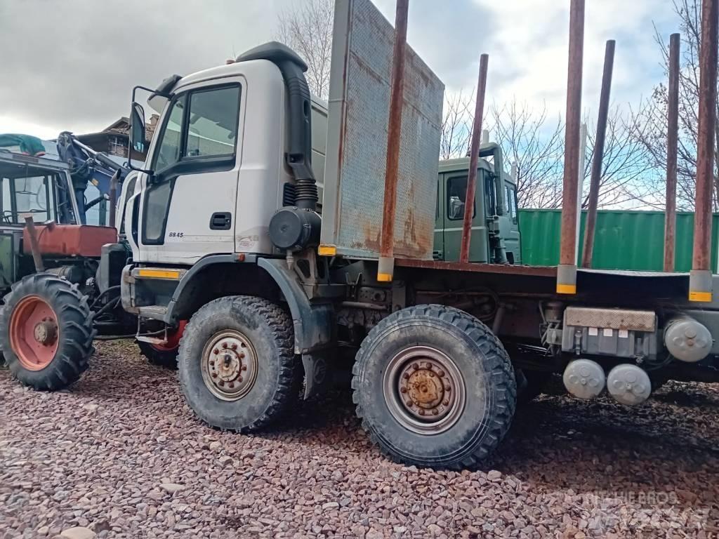 Astra 8845 Traktor med skogsutstyr
