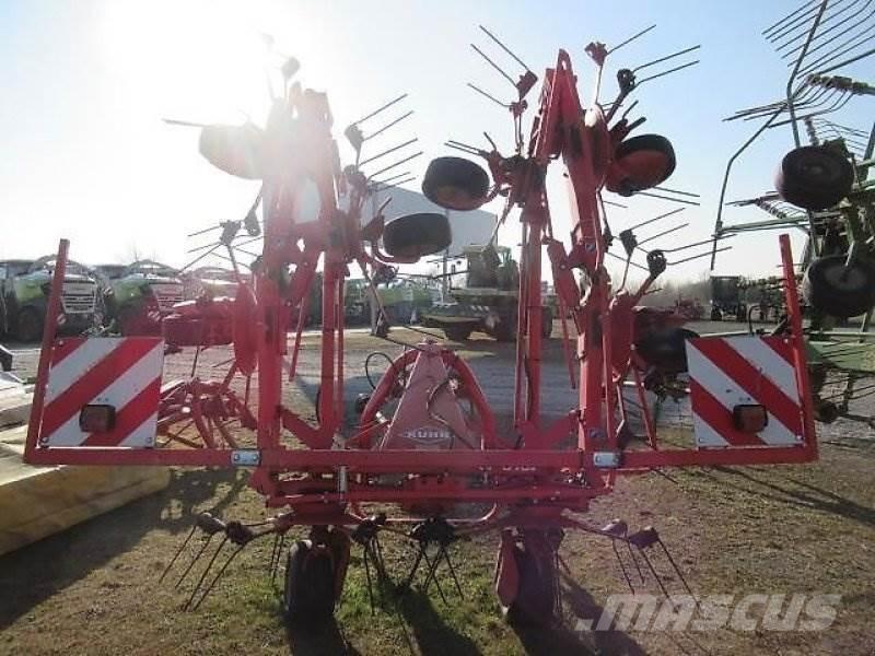 Kuhn GF8702 Raker og høyvendere