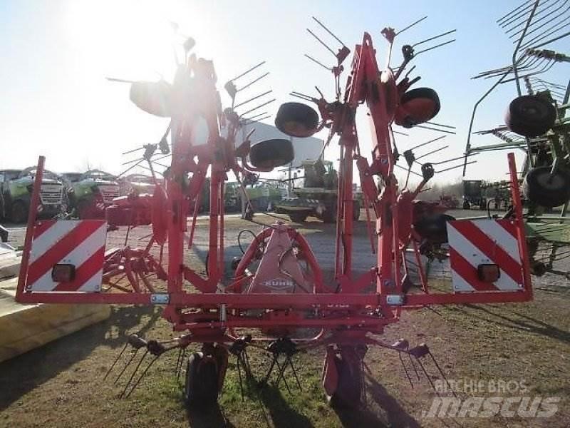 Kuhn GF8702 Raker og høyvendere