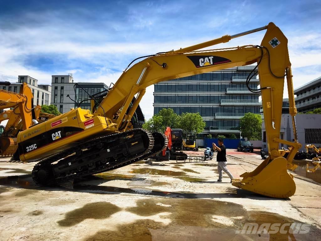 CAT 325 C Beltegraver