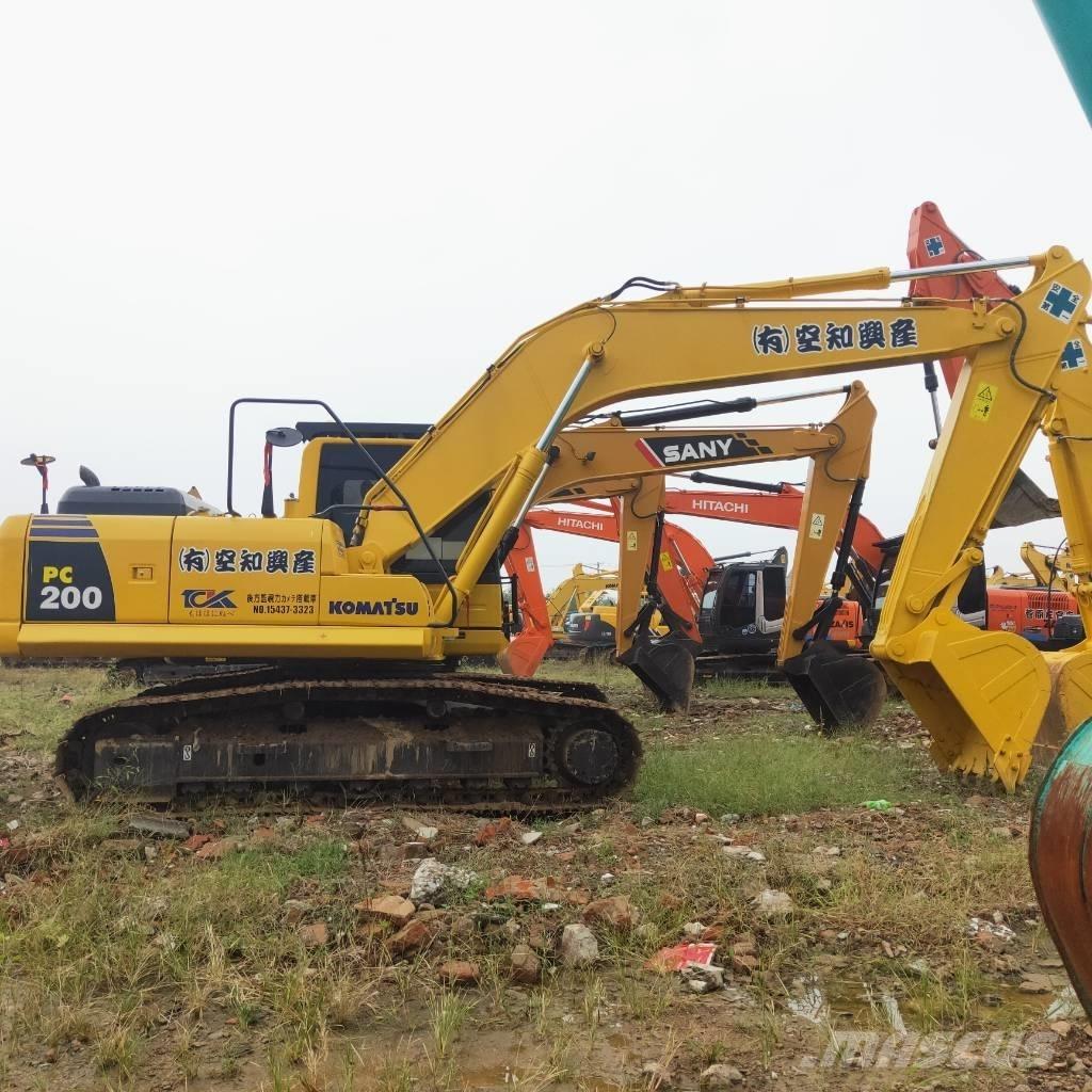 Komatsu PC200-8 Beltegraver