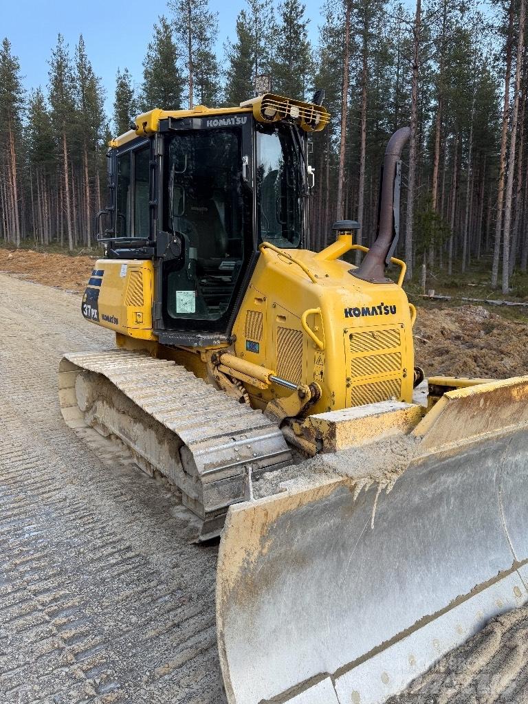 Komatsu D 37 PX-23 Dozere Beltegående