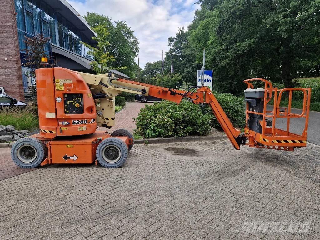 JLG E300AJP Leddede bomlifter
