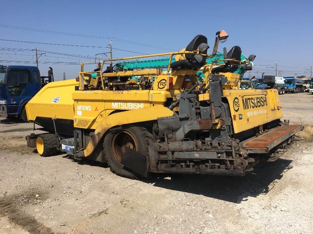 Mitsubishi MF61WD Asfaltutleggere