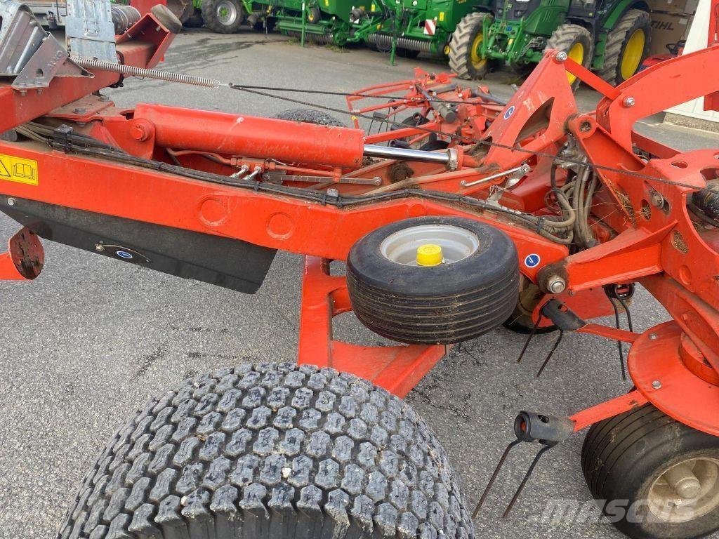 Kuhn GF8712T Raker og høyvendere