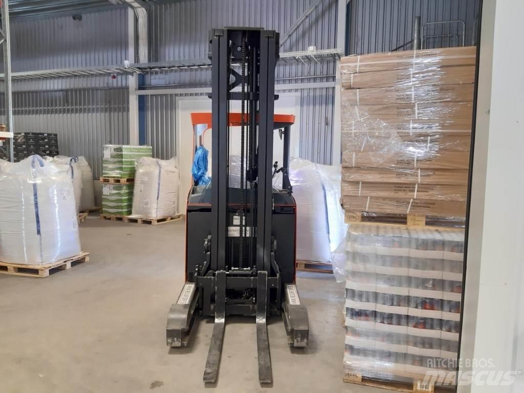 BT RRE200E Skyvemasttruck