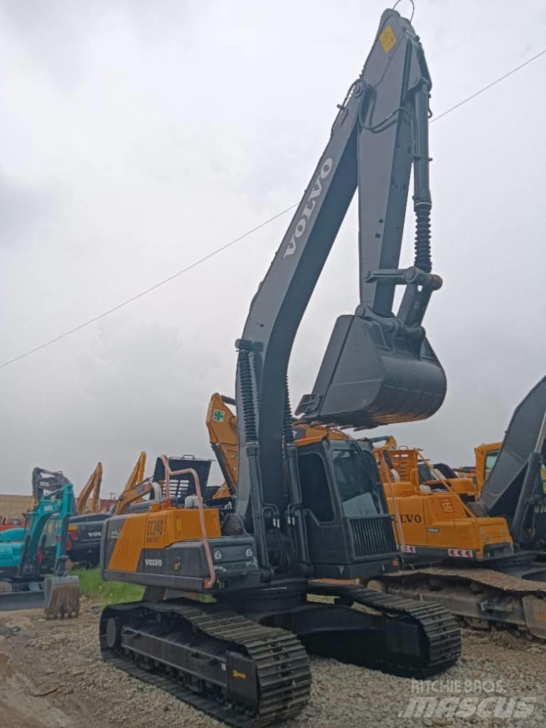 Volvo EC 240 Beltegraver
