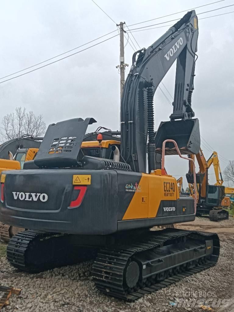 Volvo EC 240 Beltegraver