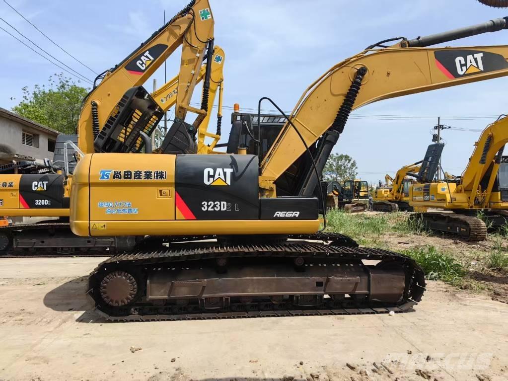 CAT 323 D Beltegraver