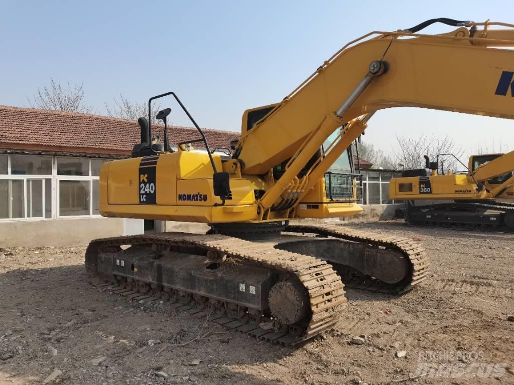 Komatsu PC 240 LC-10 Beltegraver