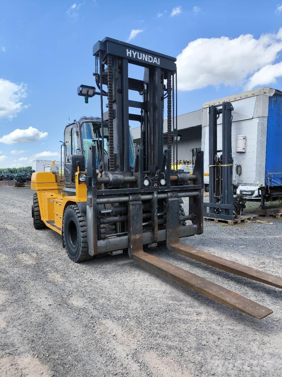 Hyundai 160D-9L Medbringertruck