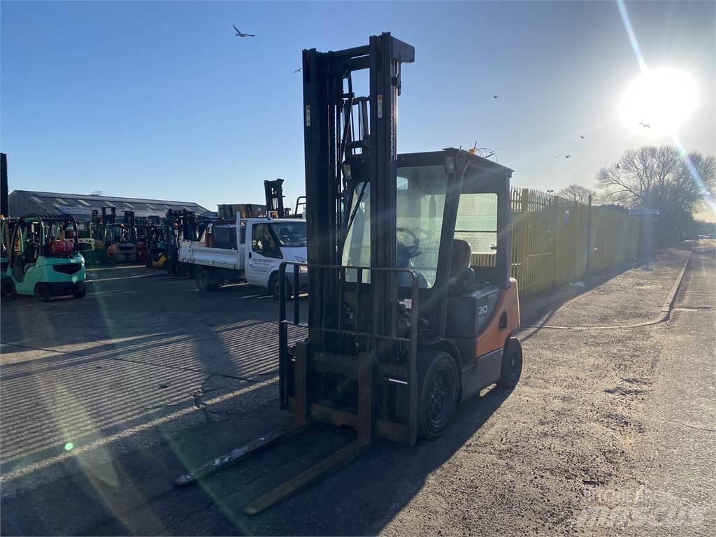 Doosan D30S-5 Diesel Trucker