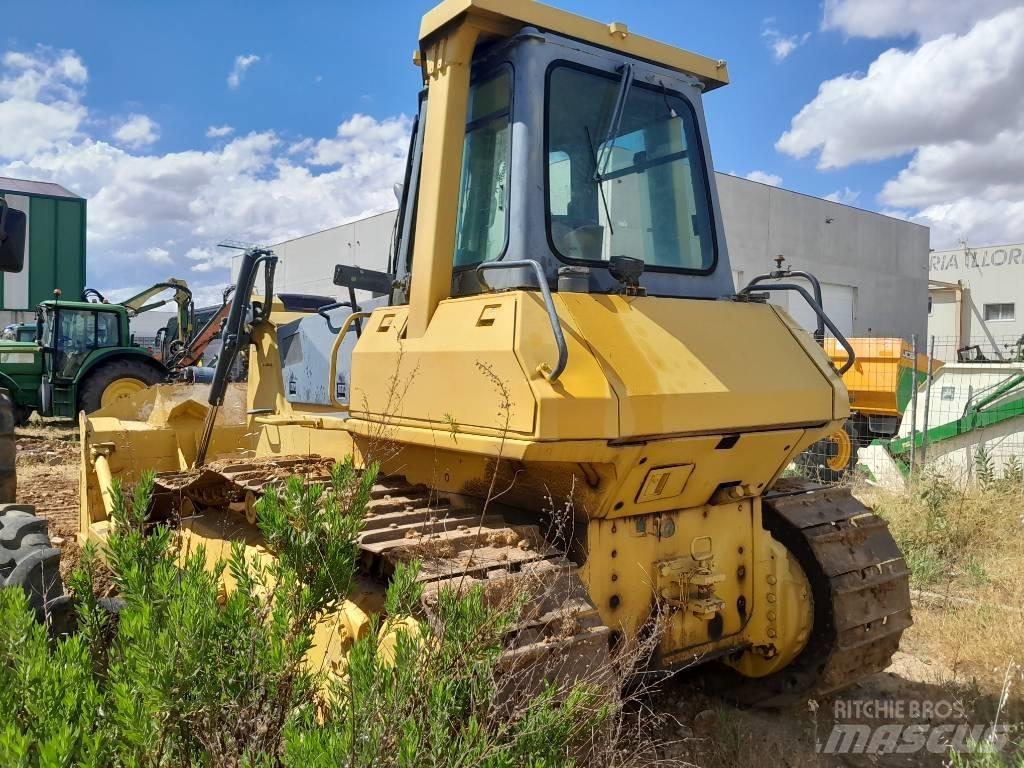Komatsu D 65 E Dozere Beltegående