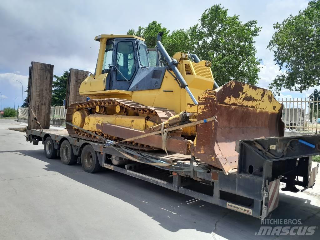 Komatsu D 65 E Dozere Beltegående