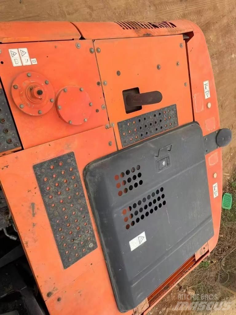 Hitachi ZX 200 Beltegraver