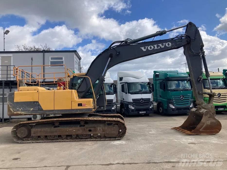 Volvo EC 220 DL Beltegraver