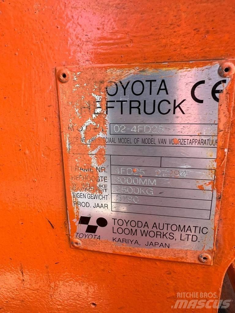 Toyota 02-4FD25 Diesel Trucker