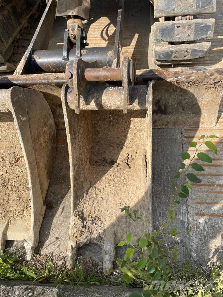 Komatsu PC 80 MR-5E0 Midigravere 7 - 12t