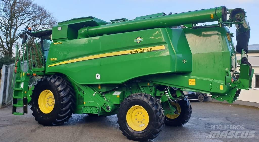 John Deere T 560 i Skurtreskere