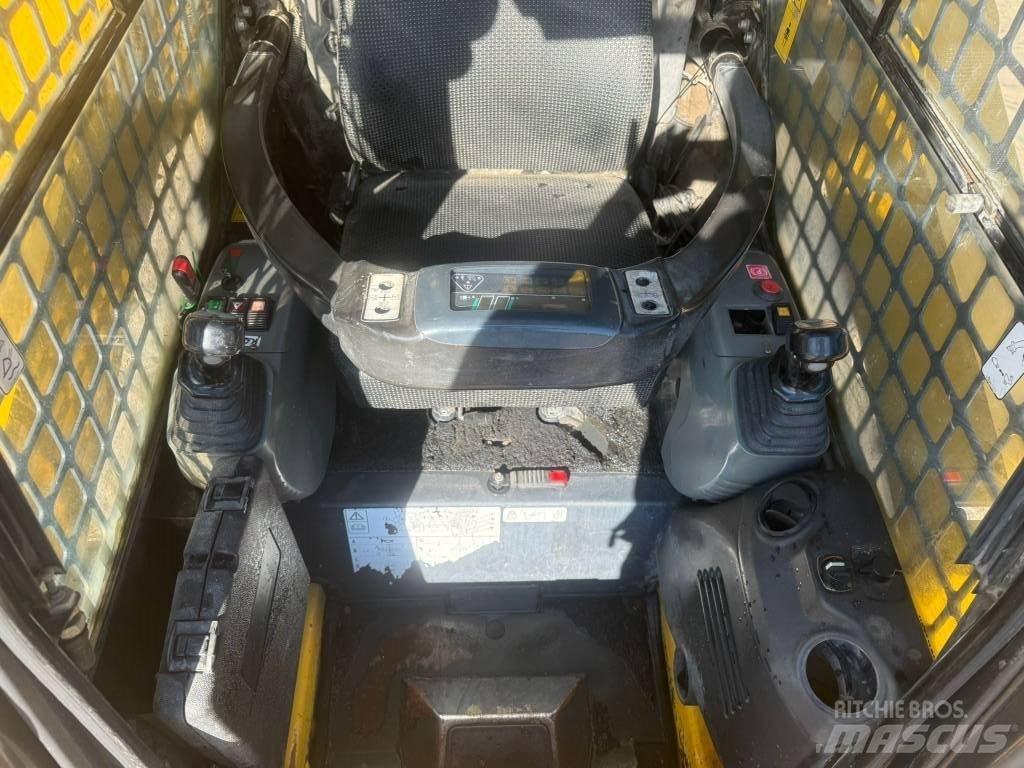 Komatsu SK 820-5 Kompaktlastere
