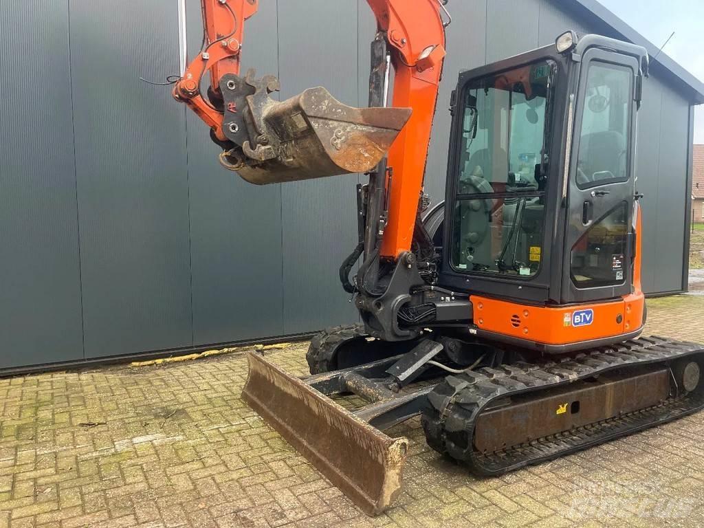 Hitachi U55-5a Minigravere <7t