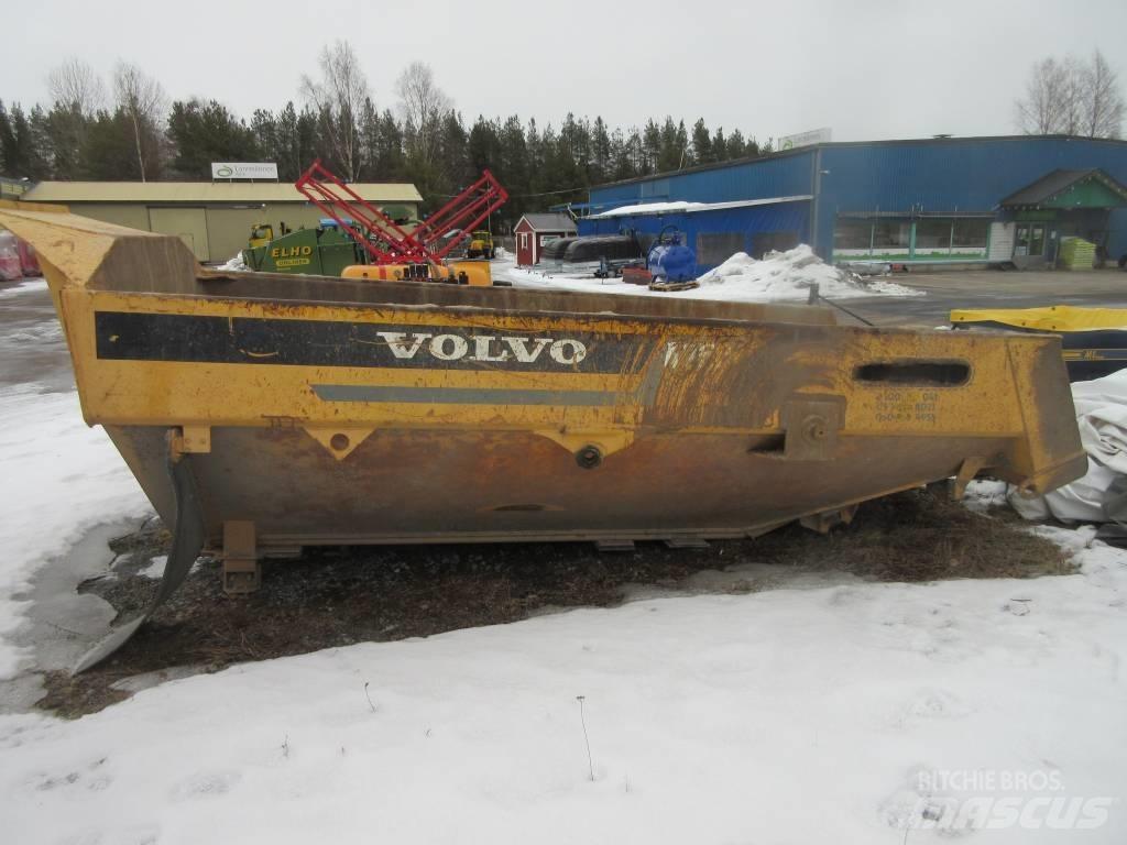 Volvo A 25   Lava Andre Landbrukshengere