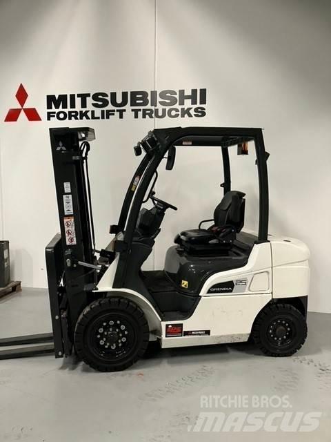 Mitsubishi FD25N3 Diesel Trucker