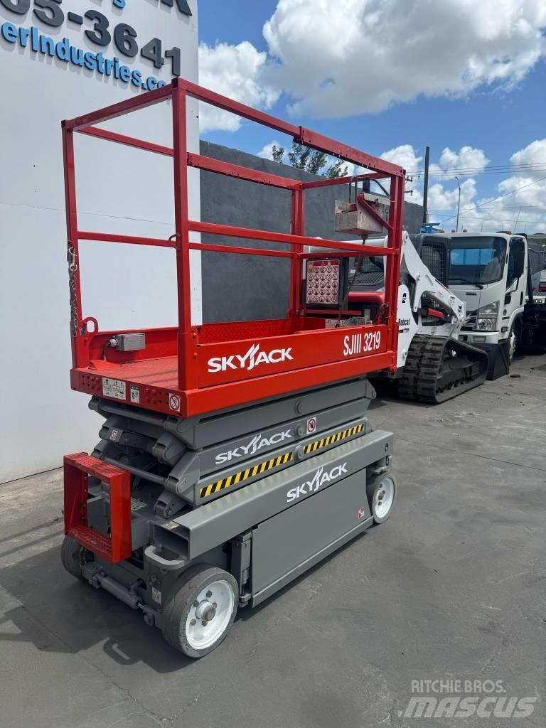 SkyJack SJ III 3219 Sakselifter