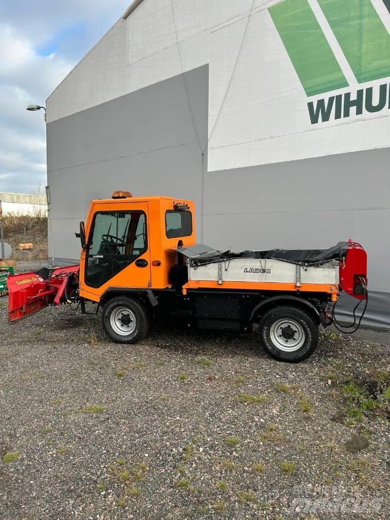 Ladog T1400 Kompakttraktorer