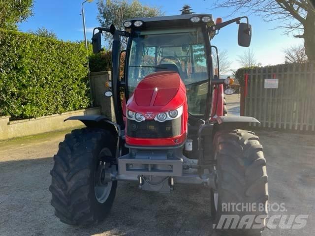 Massey Ferguson 5712 Traktorer
