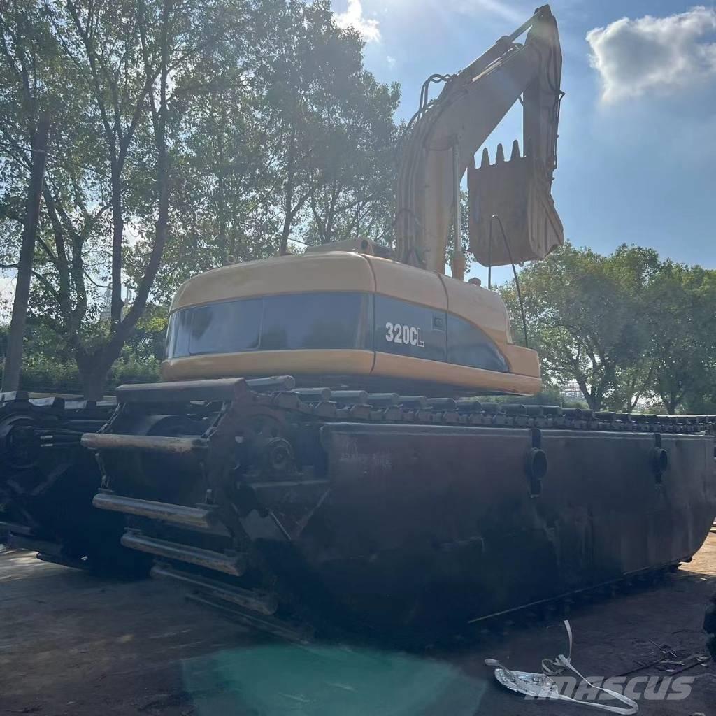 CAT 320 C Amfibiske Gravemaskiner