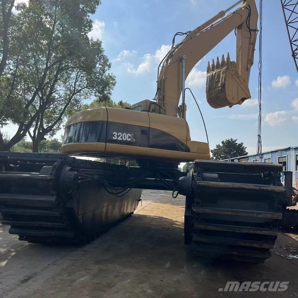 CAT 320 C Amfibiske Gravemaskiner