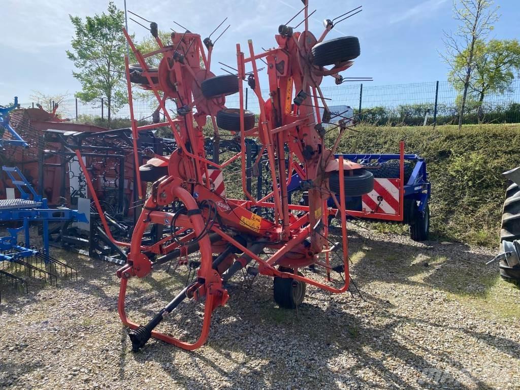 Kuhn GF8702 Raker og høyvendere