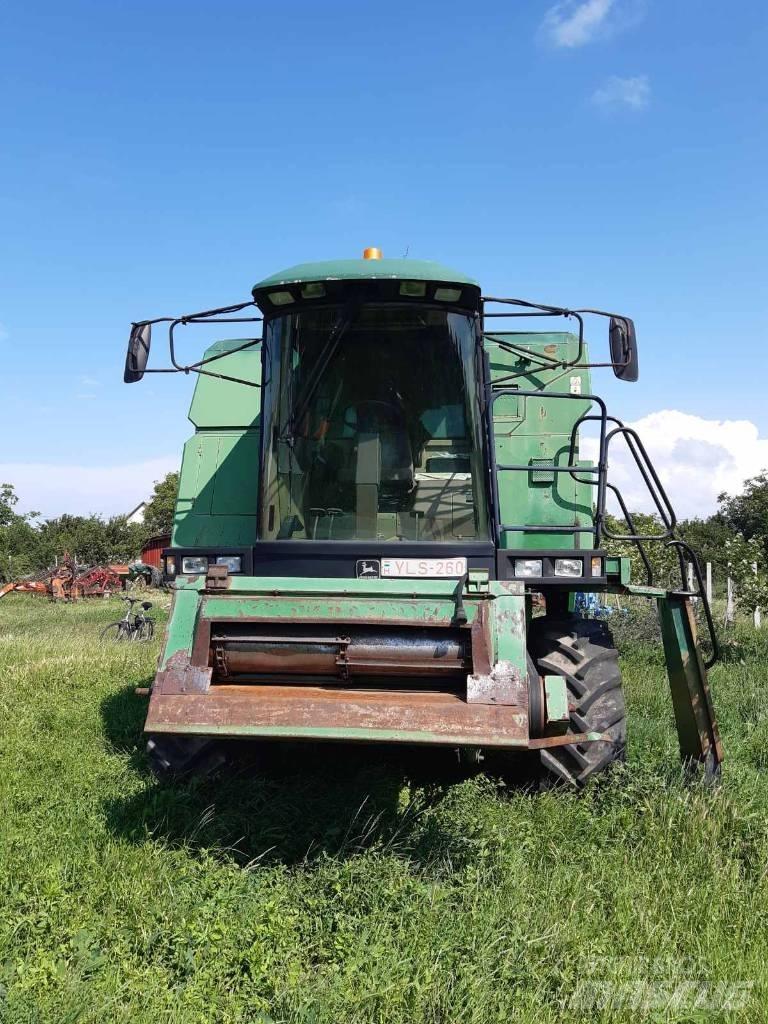 John Deere 2054 Skurtreskere