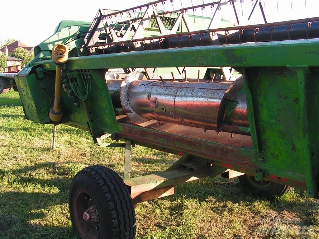 John Deere 2054 Skurtreskere