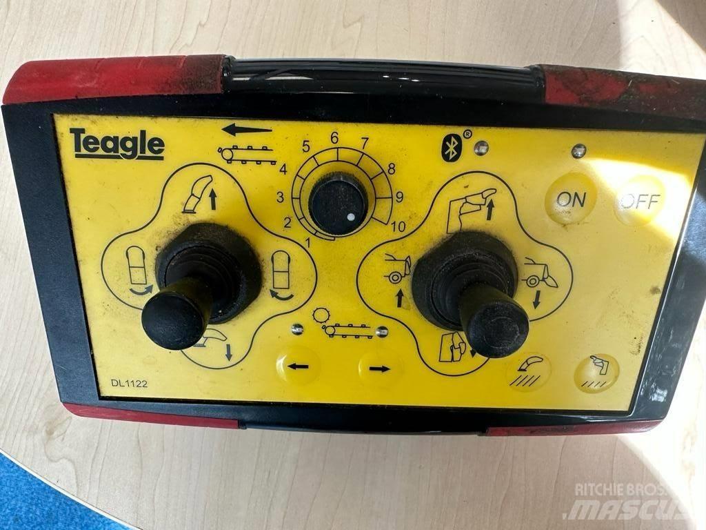 TEAGLE TOMAHAWK 1010 Rundballerivere, -kuttere og -utpakkere