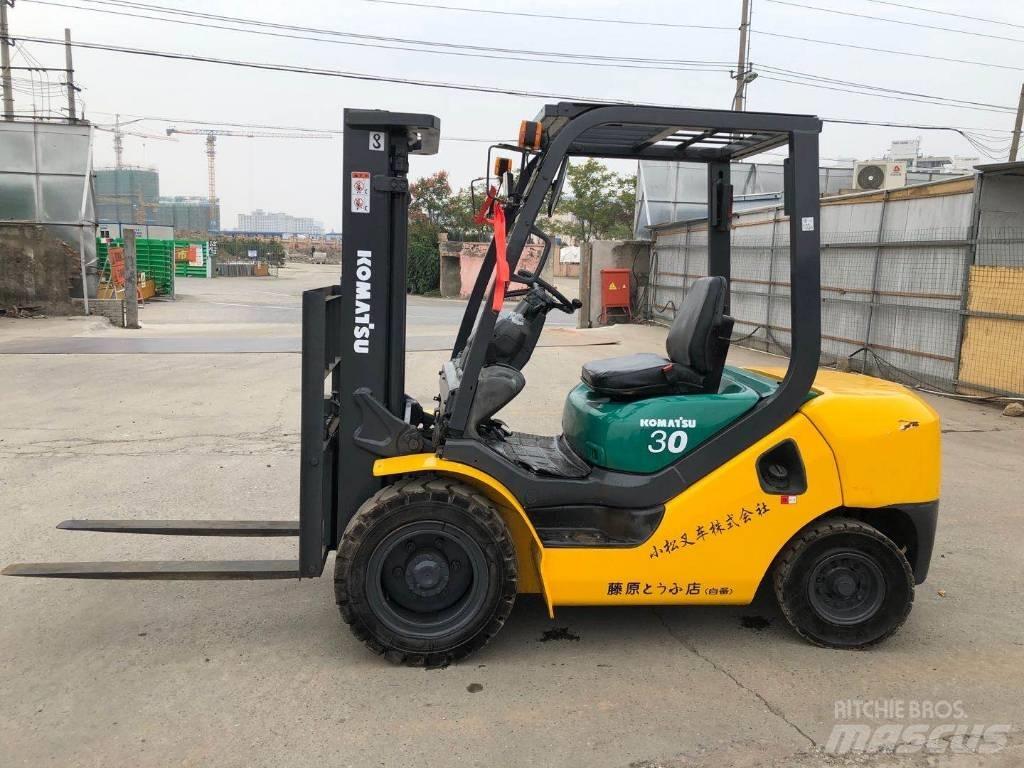 Komatsu FD30 Diesel Trucker