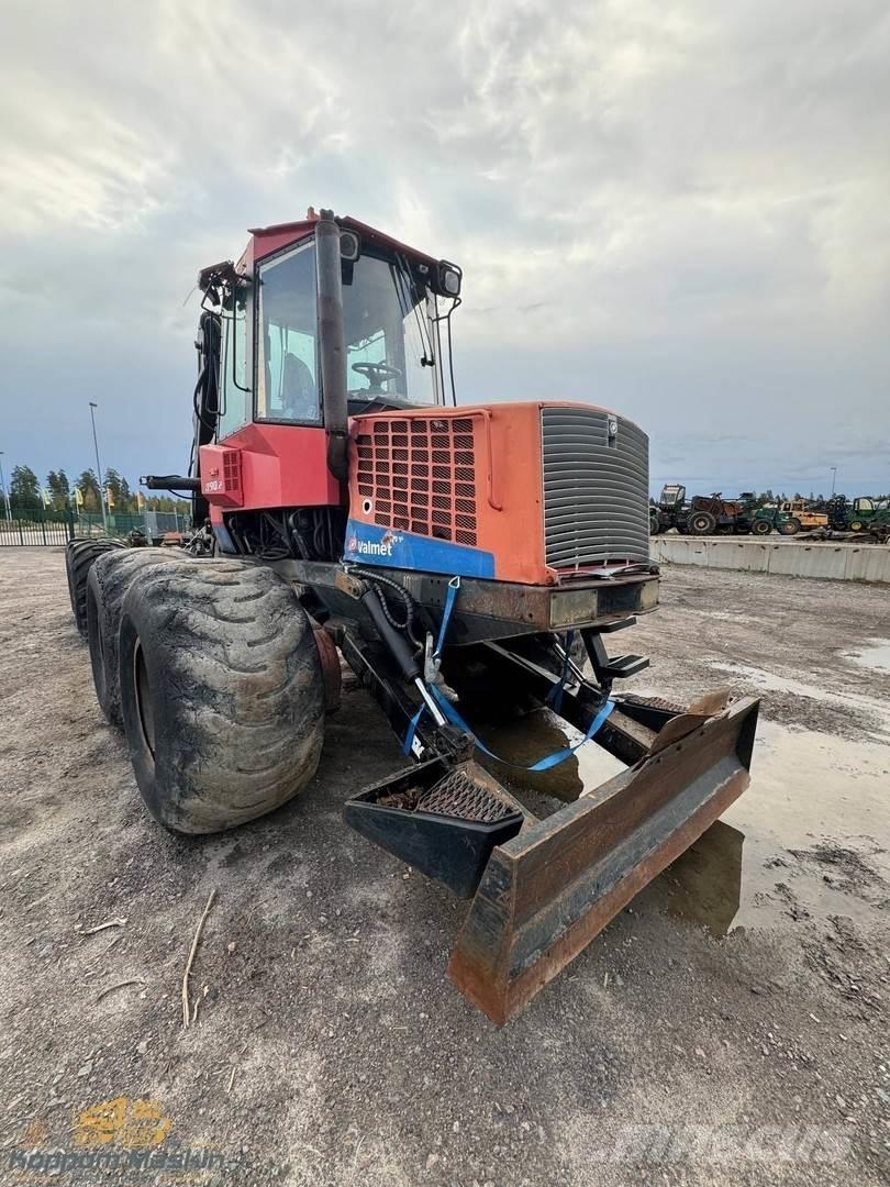 Valmet 890.2 Lassbærere