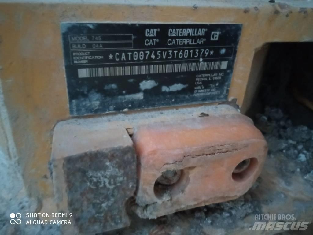 CAT 745 Rammestyrte Dumpere