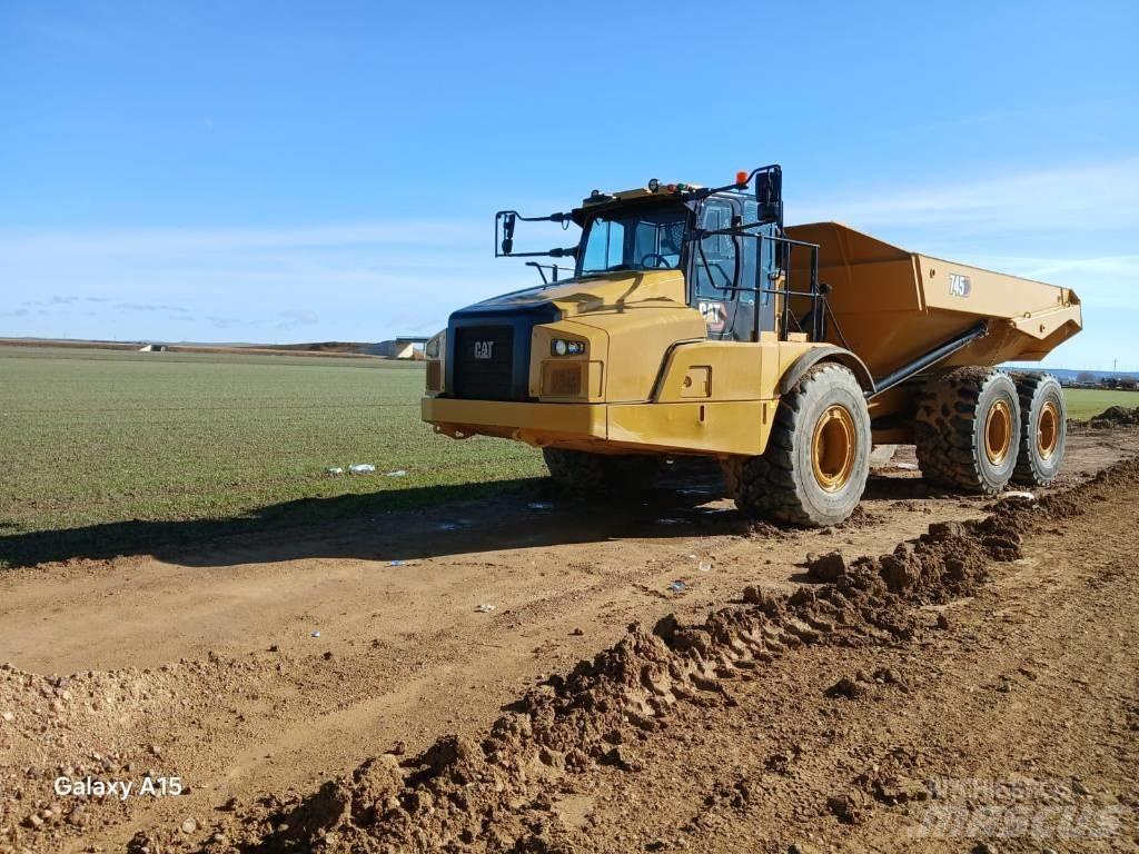 CAT 745 Rammestyrte Dumpere