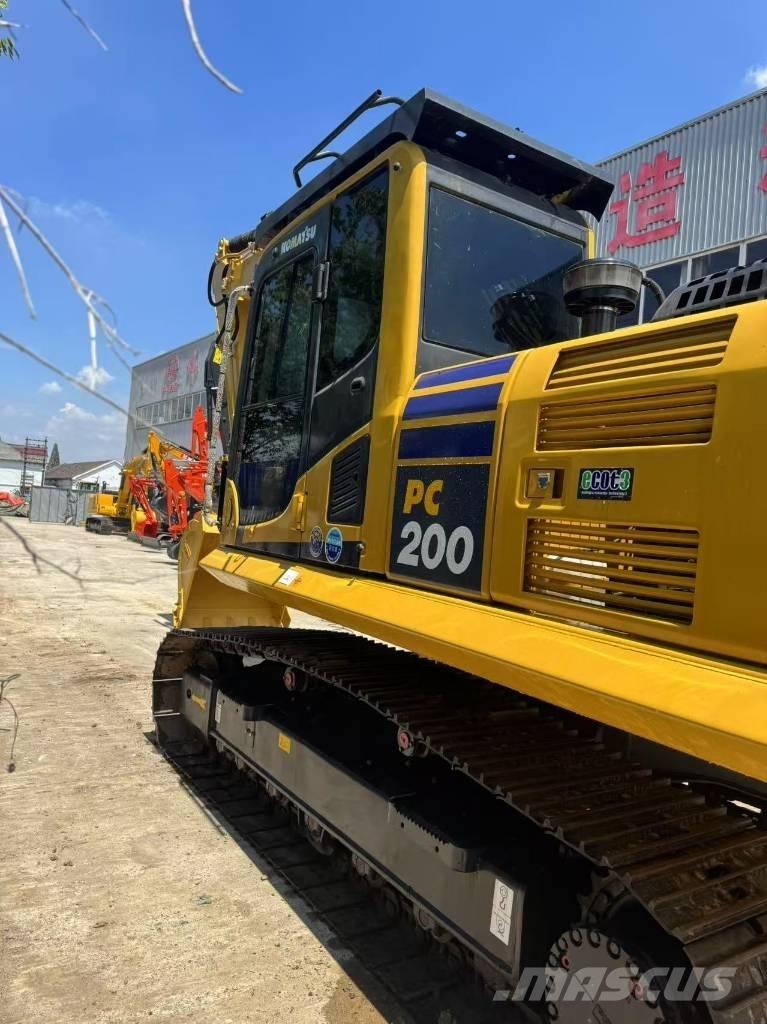 Komatsu PC 200 8N Beltegraver