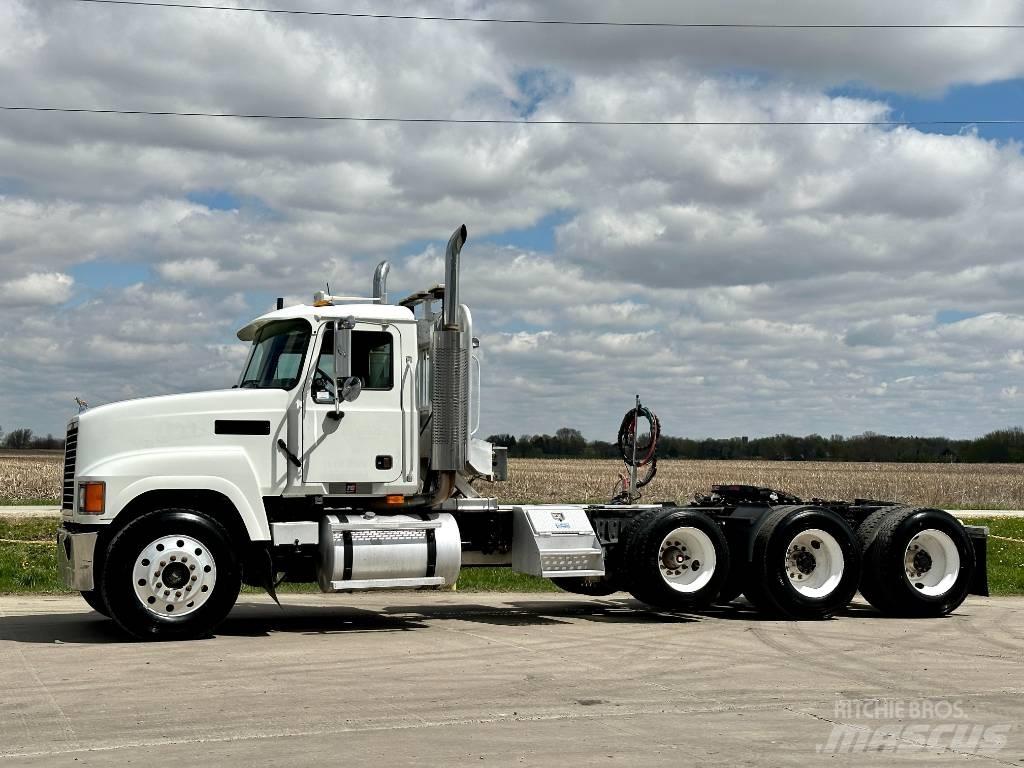 Mack CH 613 Trekkvogner