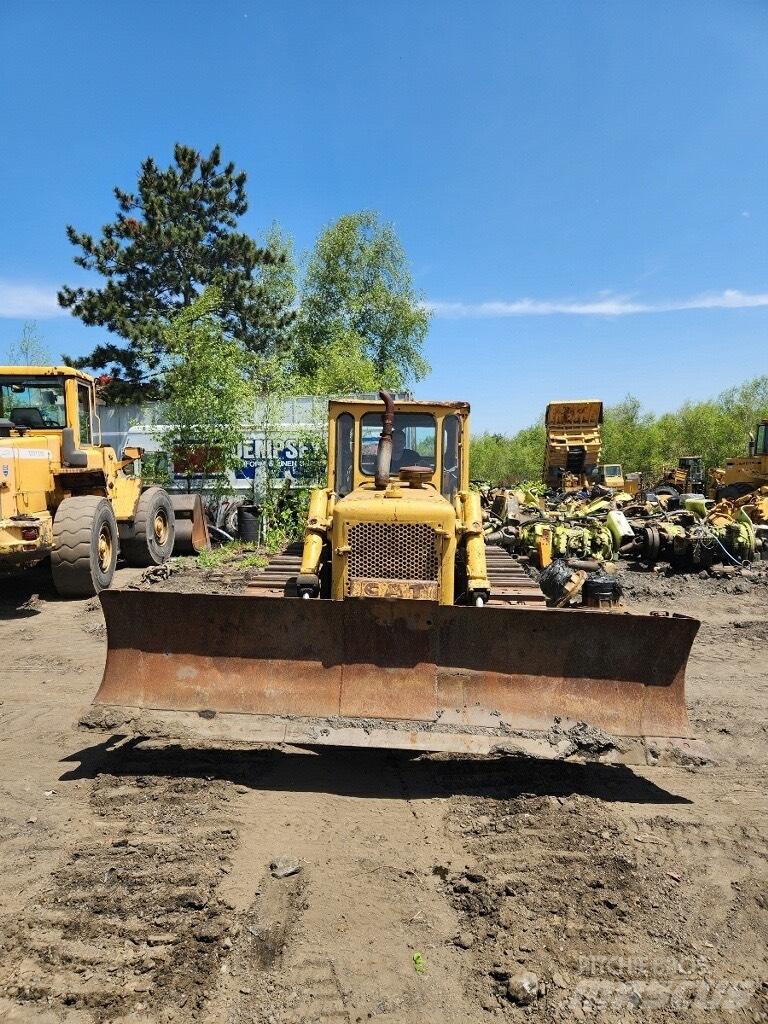 CAT D 6 Dozere Beltegående