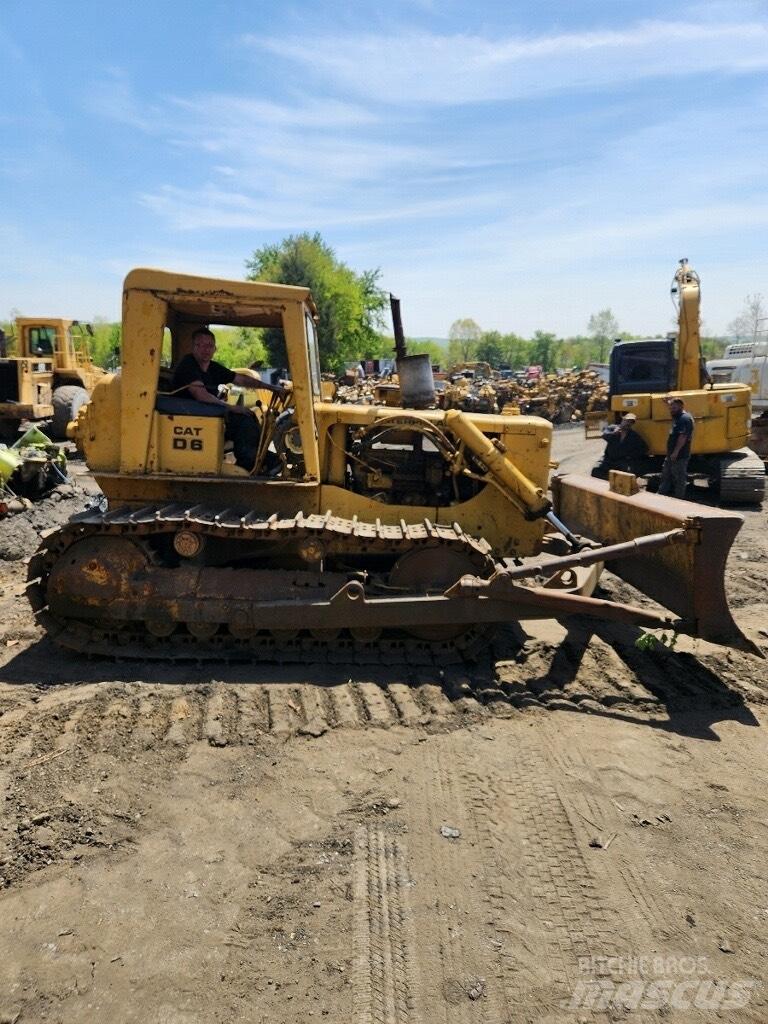 CAT D 6 Dozere Beltegående