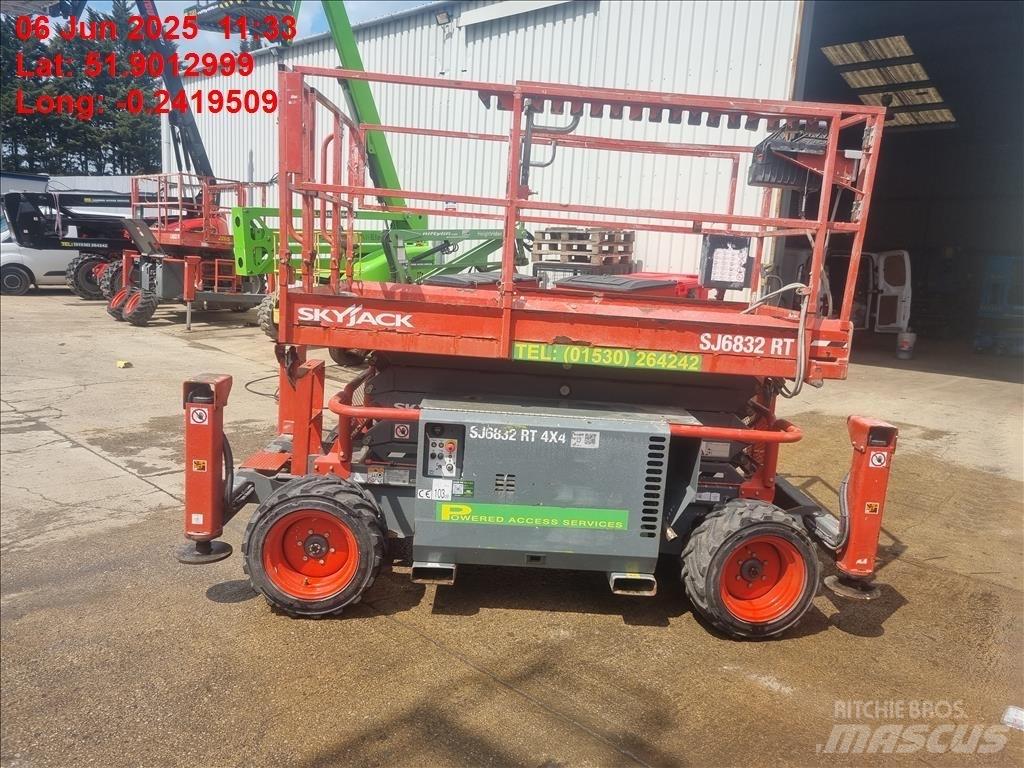 SkyJack SJ 6832 RT Sakselifter
